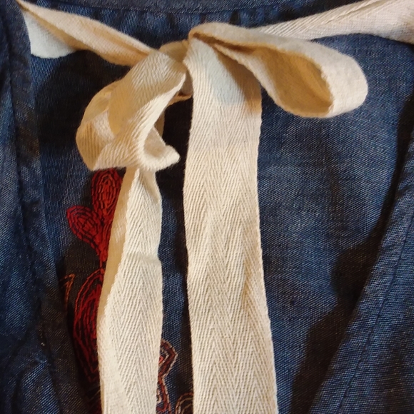 Gorgeous Entro Embroidered Tasseled Tank - Picture 7 of 7